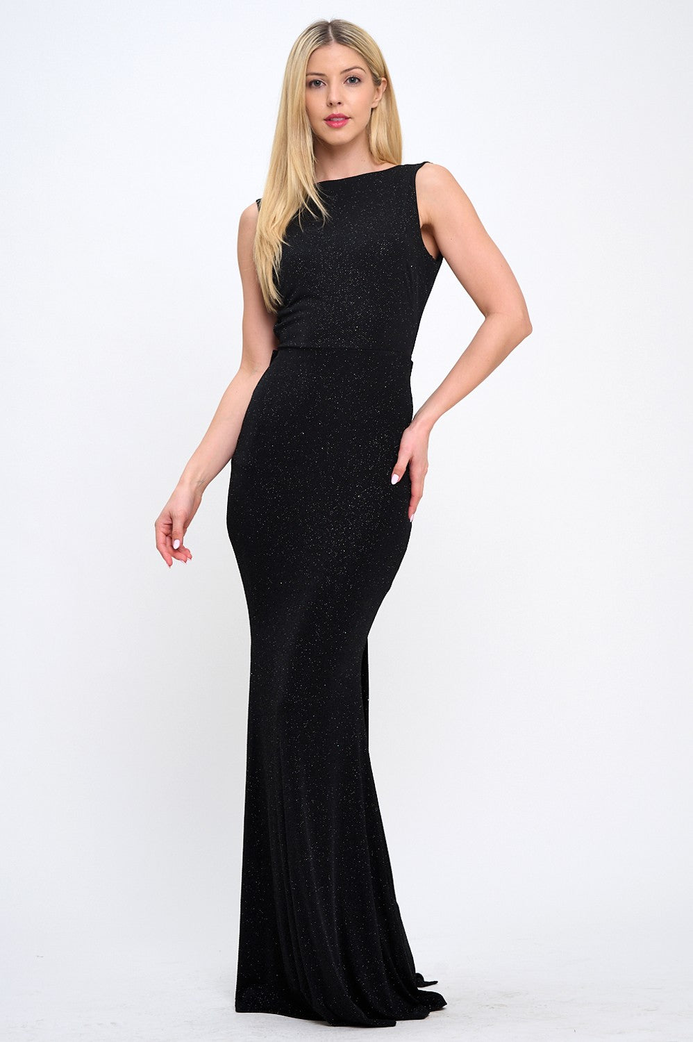 Vestido sin espalda moño
