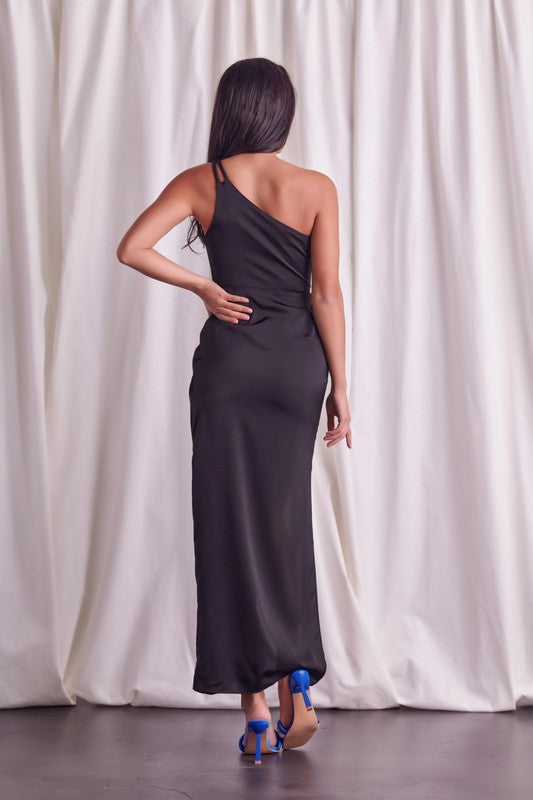 Vestido un hombro satinado
