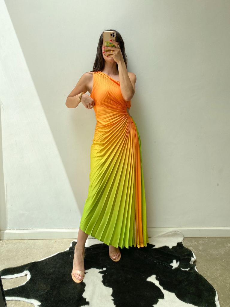 Vestido un hombro plisado