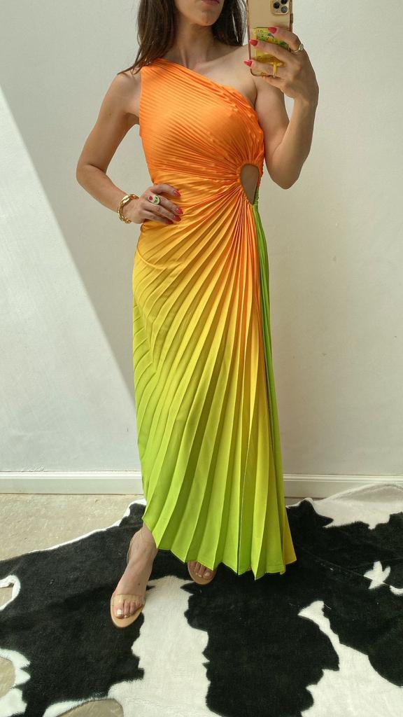 Vestido un hombro plisado