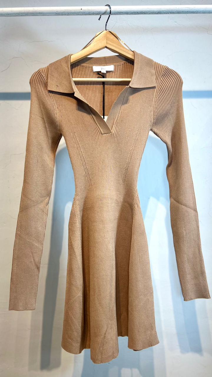 Vestido tejido con cuello