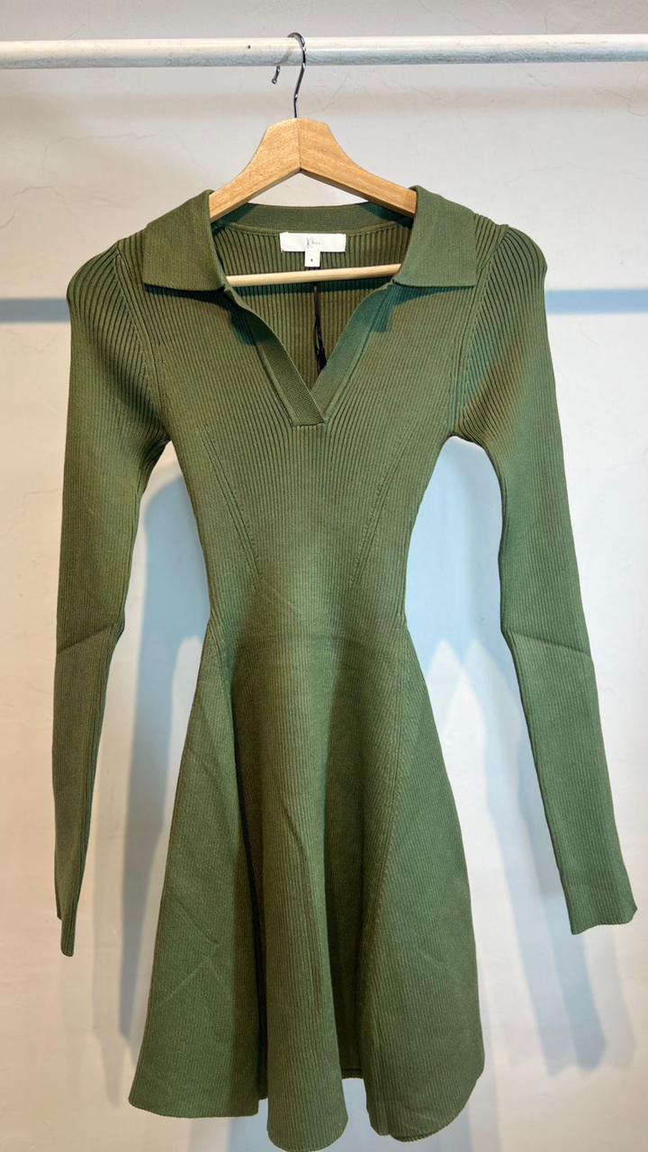 Vestido tejido con cuello