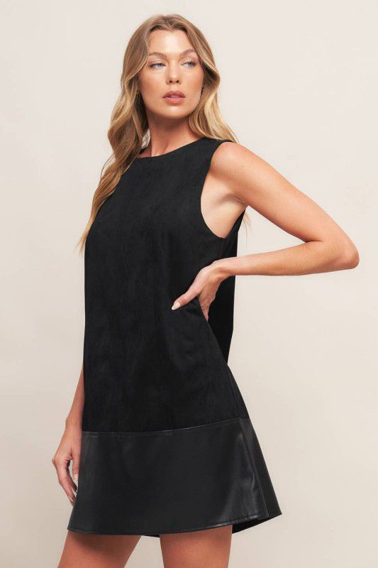 Vestido negro con vinipiel