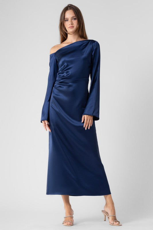 Vestido hombros asimétricos